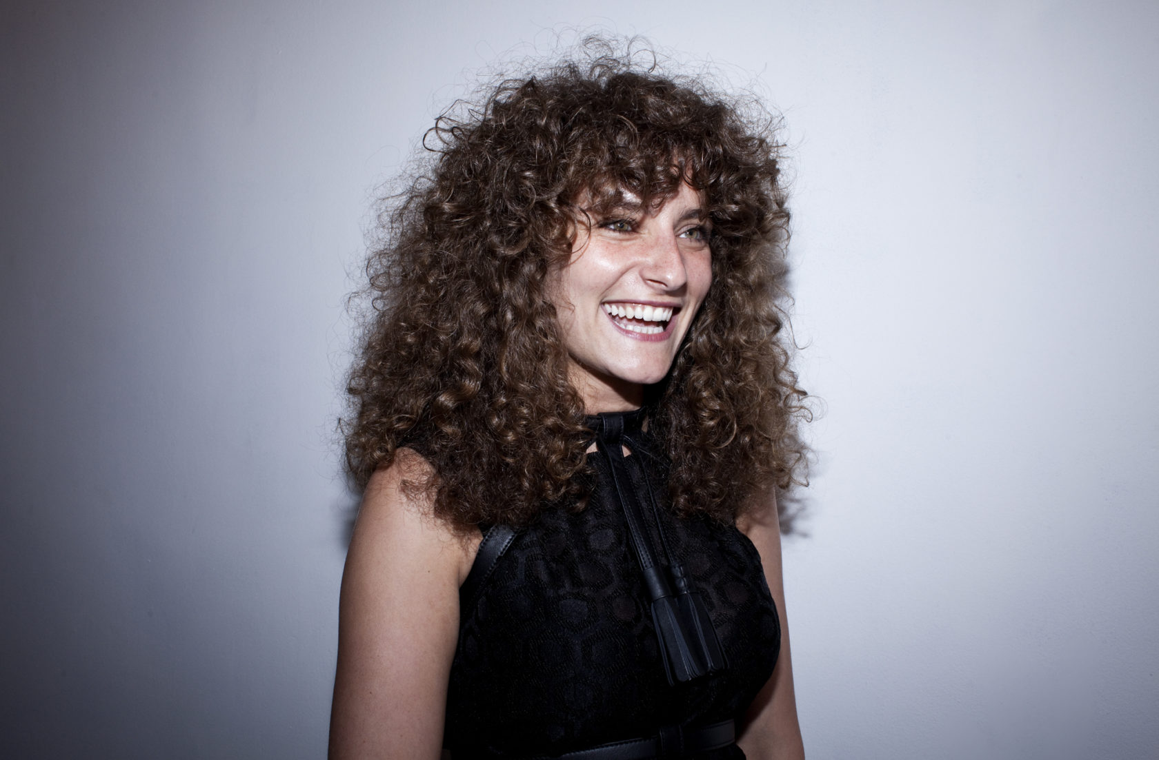 Franja cacheada: Valentina Baggio e o corte de 2016