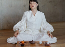 “O ritual de tomar o chá me ensinou a contemplar os momentos de troca de outra forma”, Gabriela Song