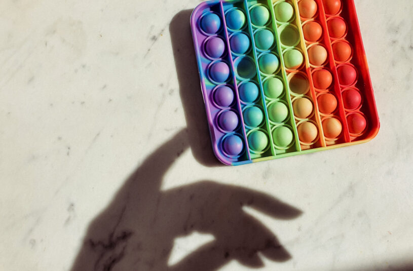 Fidget toys e a pergunta que não quer calar: você brinca?